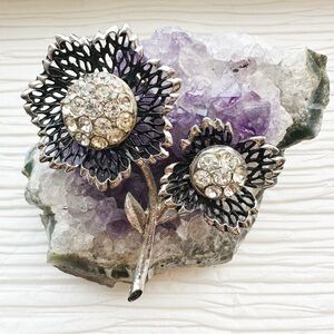 Mid Century Style Rhinestone Black & Silver Tone Flower Pin